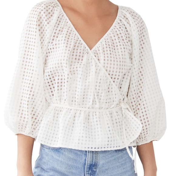 Levi’s Delilah Wrap Top - Picture 6 of 10